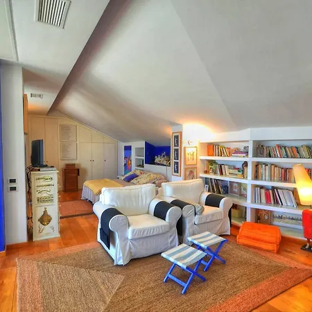 Water Front Duplex Апартаменты *
